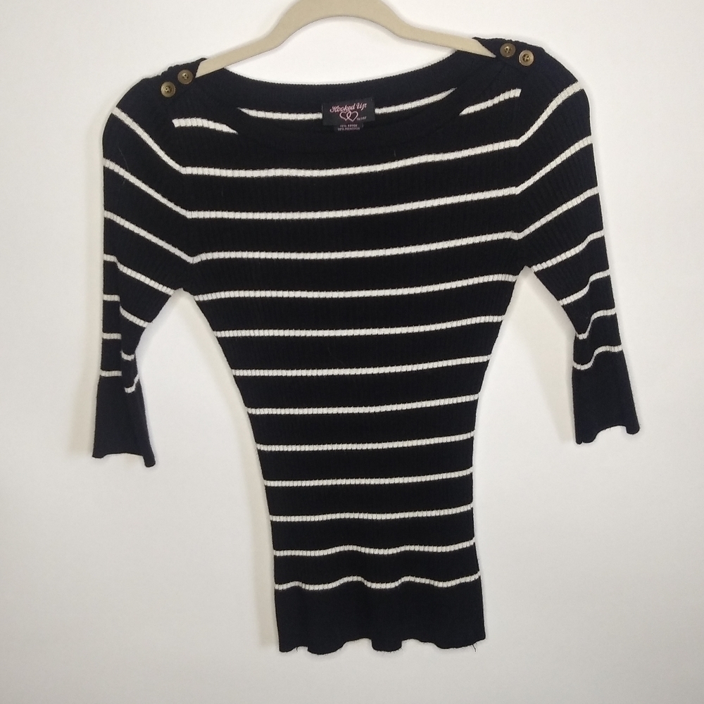Hooked up by IOT 3/4 sleeve sweater size medium